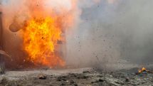 Car bomb kills 10 in Pakistan