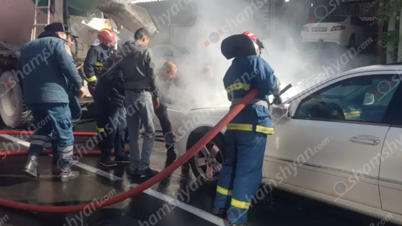 Երևանում «Mercedes»-ի դիմամասում պայթյուն է տեղի ունեցել և հրդեհ է բռնկվել