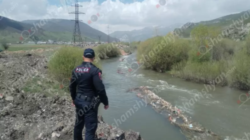 Քրեական ոստիկանները, փրկարարները, պարեկներն ու քաղաքացիները Մարմարիկ գետում որոնում են 2-ամյա տղային