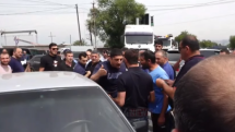 Business owners protest over poor road conditions in Yerevan district