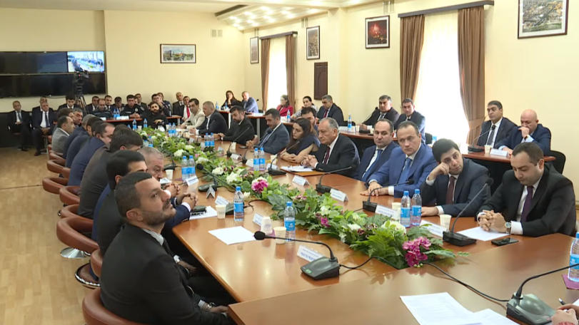 Քաղաքացիները հիմնականում «2» գնահատականներն են դրել Երևանի քաղաքապետարանի աշխատանքներին