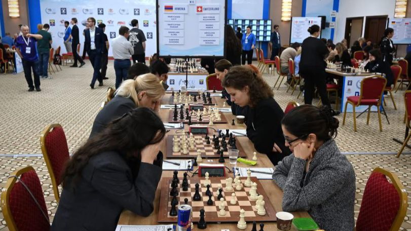 Armenian women's team beats Hungary at European Championship