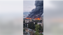 Сильный пожар произошел на рынке в Тбилиси