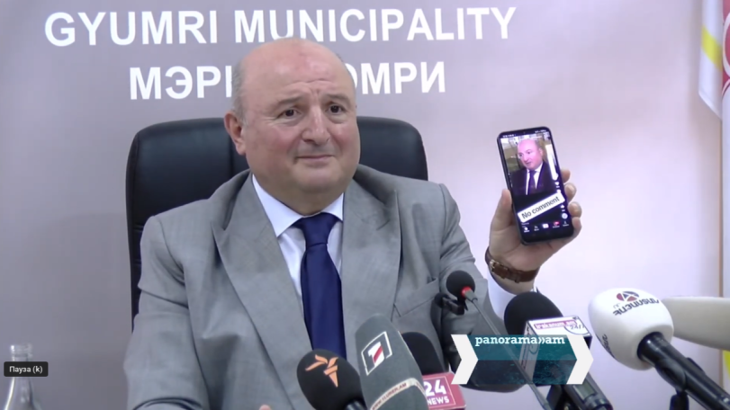 Провокация или происки хакеров: мэр Гюмри Вардан Гукасян – о песне «Доля воровская» в поющих фонтанах