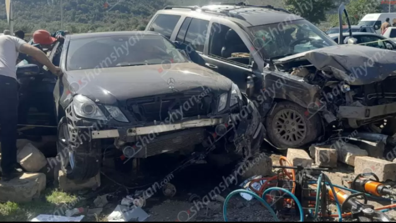 Խոշոր ավտովթար Կապանում․ կա 6 վիրավոր