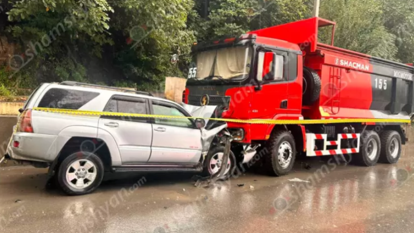 18-ամյա ժամկետային զինծառայողը «Toyota»-ով բախվել է «Shacman»-ին և ծառայկցի հետ տեղափոխվել հիվանդանոց