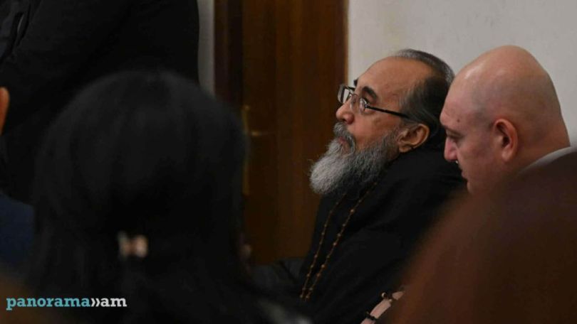 Архиепископа Микаела Аджапахяна уже перевели в медицинский центр «Измирлян»