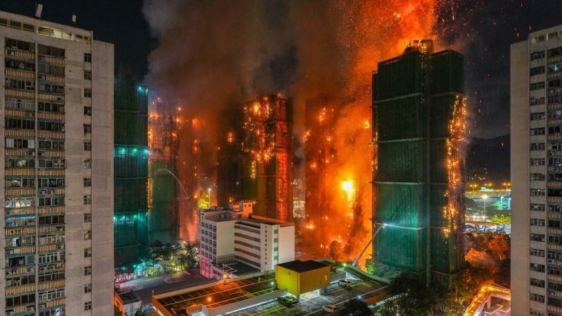 Пожар в жилом комплексе в Гонконге: погибли более 10 человек