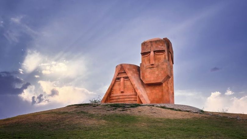 Երևանում մրցույթի տաղավարից հեռացվել է «Մենք ենք մեր սարերը» պատկերը՝ այն որակելով «հակապետական քայլ»