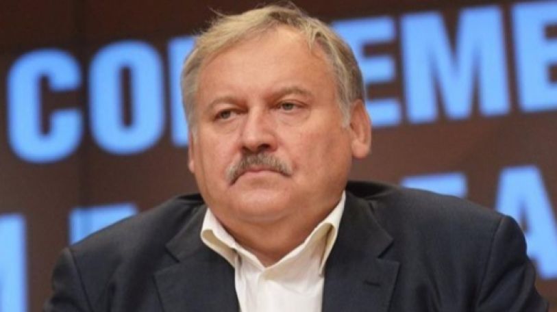 Константин Затулин попал в аварию и сломал руку
