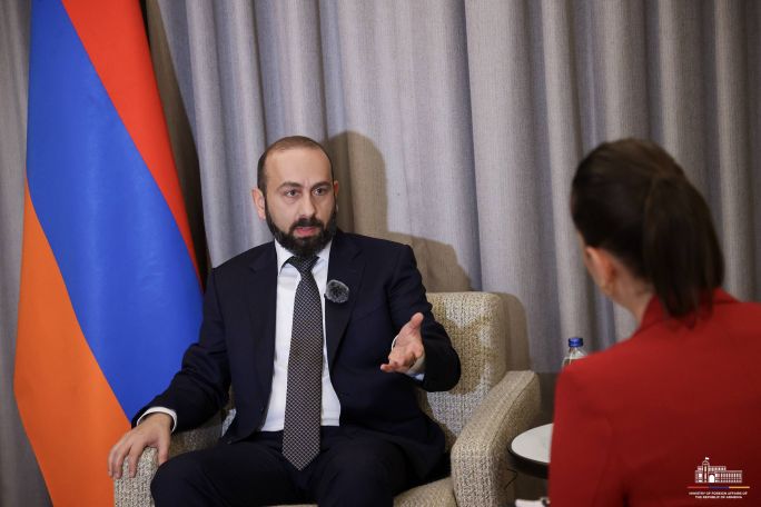 Դա կարող է լինել Հայաստանի և Ադրբեջանի սահմանին, կարող է լինել որևէ երրորդ երկրում, որը ընդունելի կլինի թե՛ Երևանի, թե՛ Բաքվի համար․ Միրզոյանը ՝  «խաղաղության»  պայմանագրի ստորագրման մասին
