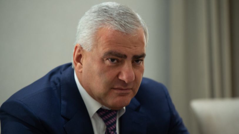 Ինչու 53 քննիչներից բաղկացած քննչական խումբը չի հայտարարում Սամվել Կարապետյանի գործով նախաքննության ավարտ. Պաշտպանների դիտարկումները