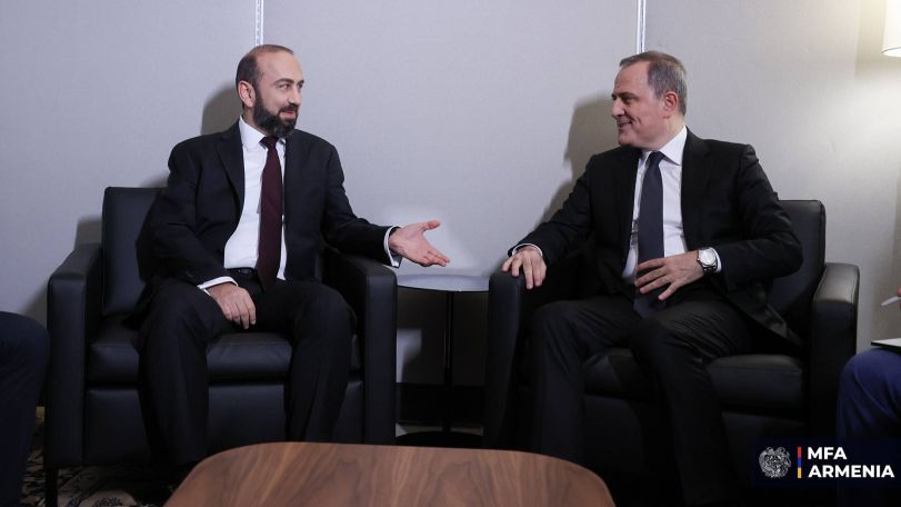 Armenian, Azeri FMs meet in New York