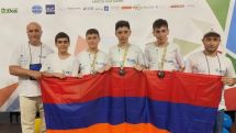 1 արծաթե և 2 բրոնզե մեդալ՝ Եվրոպայի ինֆորմատիկայի պատանեկան 9-րդ միջազգային օլիմպիադայում