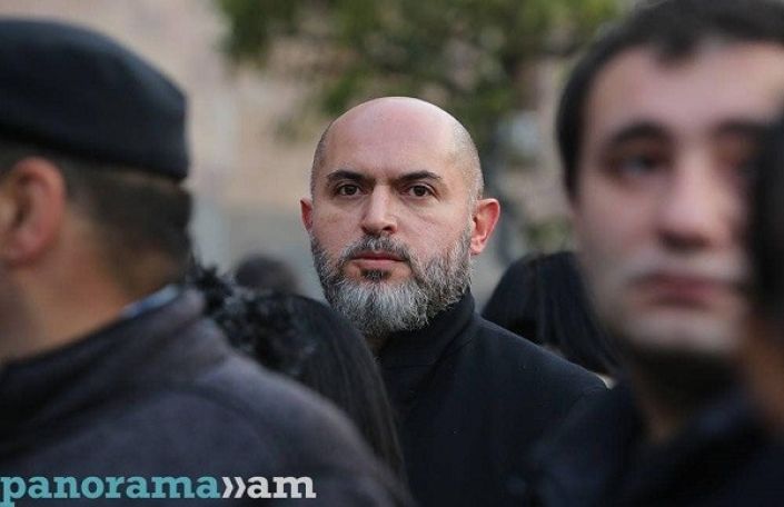 Армен Ашотян: Даже фанаты «Реала» и «Барселоны» не ненавидят друг друга так, как два этих оппозиционных лагеря