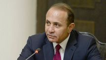 Դատախազությունը պահանջում է Հովիկ Աբրահամյանի եղբորից և երկու փեսաներից բռնագանձել 2 տասնյակը գերազանցող անշարժ գույքեր, 1 միլիարդ դրամը գերազանցող գումար