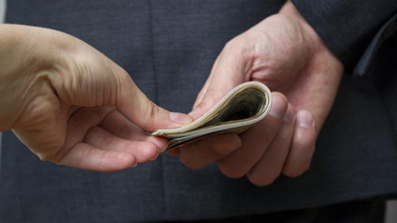 Քաղաքացուն մեղադրանք է ներկայացվել պարեկային ծառայողին կաշառք տալու համար. նրա վերաբերյալ նախաքննությունն ավարտվել է