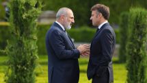 Pashinyan congratulates Macron on national holiday