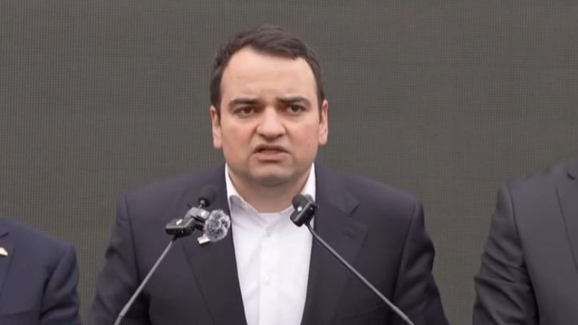 Եթե վերցրած 8 մլդ դոլարի վարկի 1%-ը ծախսվեր Գյումրիի համար, այսօր անտուն մարդ Գյումրիում չէր լինի․ Նարեկ Կարապետյան
