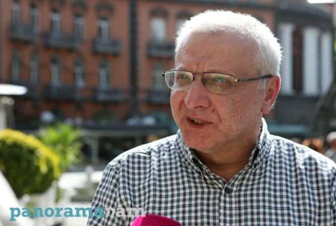 Сурен Суренянц: Нужно добиться провала инициированного Пашиняном процесса изменения Конституции Армении