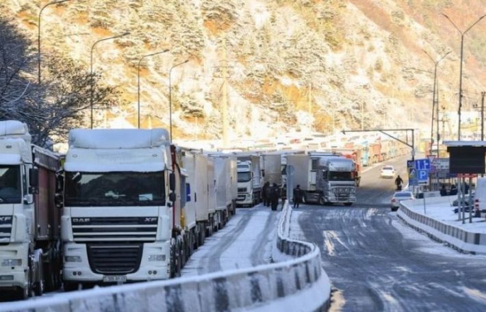Լարս ավտոճանապարհը փակ է  բեռնատարների համար