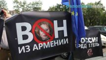 Anti-Russia protest held outside Armenian parliament