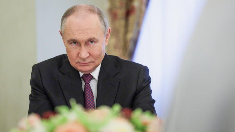 Путин рассказал, что ему постоянно приходится бороться с желанием кому-нибудь «врезать»