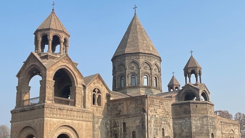 Դատախազությունը պահանջում է Մայր Աթոռին նվիրած տարածքները վերադարձնել ՊՆ-ին. Հետք