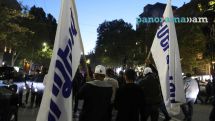 «Борьба по-нашему!» Участники шествия в поддержку Самвела Карапетяна и архиепископов – у здания СНБ Армении