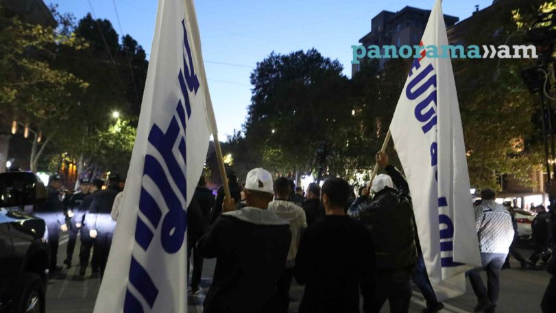 «Պայքարելու ենք մեր ձևով». Երթի մասնակիցները հասան ԱԱԾ