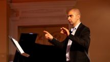 Կատարողները ծանոթ չեն հայ երաժշտության ձայնակարգերին և ձայնեղանակներին. Երաժշտագետ