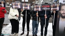 Акция во дворе суда – перед заседанием по делу Нарека Самсоняна и Вазгена Сагателяна