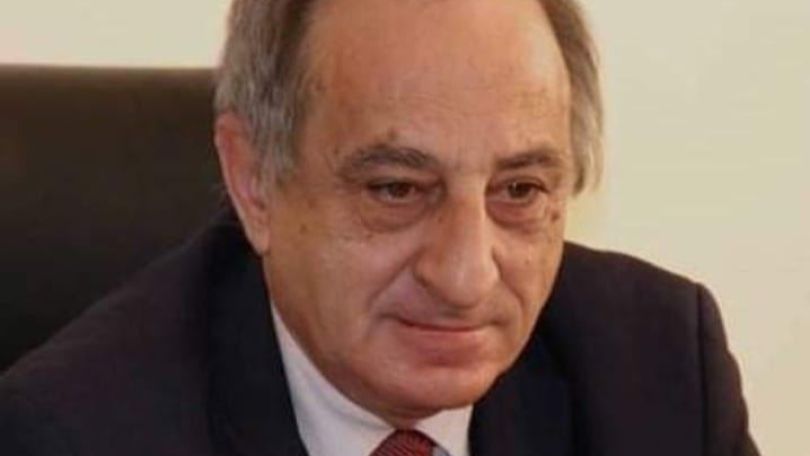 Տաճարին ու Վեհարանին դիպչելուց առաջ արժե երկար մտածել, միայն բռի մարդը Կաթողիկոսին կդիմի ազգանունով. կինոգետ Դավիթ Մուրադյան