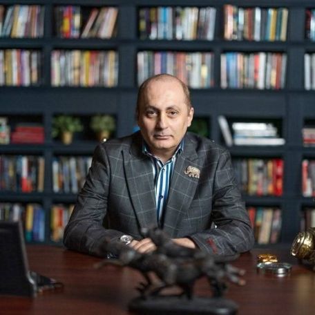 Суд в Лас-Вегасе оставил скандально известного видеоблогера Вардана Гукасяна под стражей