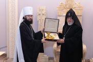 Католикосу всех армян Гарегину II вручен Орден Святителя Алексия, митрополита Московского