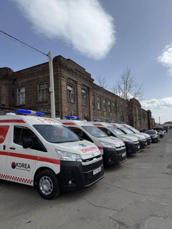 Քվեարկության նախօրեին Գյումրի նոր ռեանիմոբիլներ են տարել