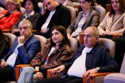 Ваге Оганнисян: Если зал Матенадарана слушает и терпит подобное, то он имеет право говорить такое