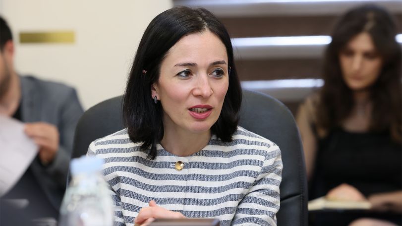 Ժաննա Անդրեասյանն այցելել է վերջին օրերին ուշադրության կենտրոնում հայտնված Մերձավանի և Մխչյանի դպրոցներ