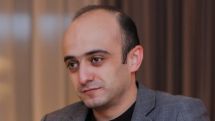 Նրանք, ում դուք տեսնում ու լսում եք բարձր ամբիոններից, որևէ առնչություն չունեն հայ մարդու կերպարի հետ. Տարոն Սիմոնյան