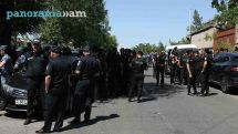 Սամ-վել, Սամ-վել, ազատություն. Բացականչում ու ծափահարում են դատարանի դիմաց