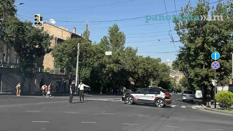 Քաղաքացիները փակել են Բաղրամյանը. Փաշինյանն ԱԺ-ում է
