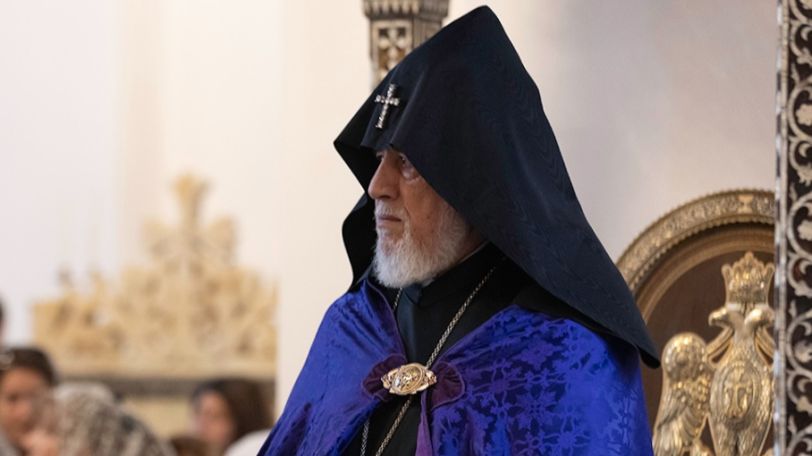 Католикос всех армян отбыл в Швейцарию
