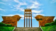 Սարդարապատի հերոսամարտին մասնակցել են բազում հոգևորականներ, ովքեր խաչը զենքի վերածեցին և իրենց օրինակով քաջալերեցին բոլորին. Հայր Զաքարիա