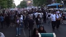 Шествие в поддержку арестованного бизнесмена Самвела Карапетяна возглавляют члены его семьи