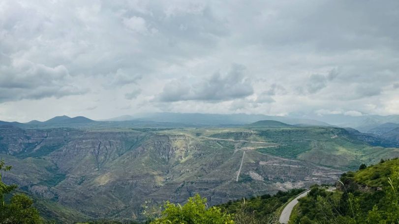 Սյունիքում մարդիկ տեսնում են, որ Ադրբեջանը շարունակում է կրակել, իսկ ՀՀ իշխանությունը շարունակում է իր իսկ երկրի նկատմամբ արտահայտվող սպառնալիքներին հակադրել անտարբերություն. Աբրահամյան