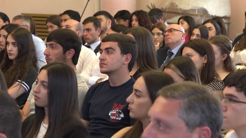 Փաշինյանի դասախոսությունը ԵՊՀ-ում լսել է մինչև 2018 թ. նրան թերուս ներկայացրած Նաղաշ Մարտիրոսյանը