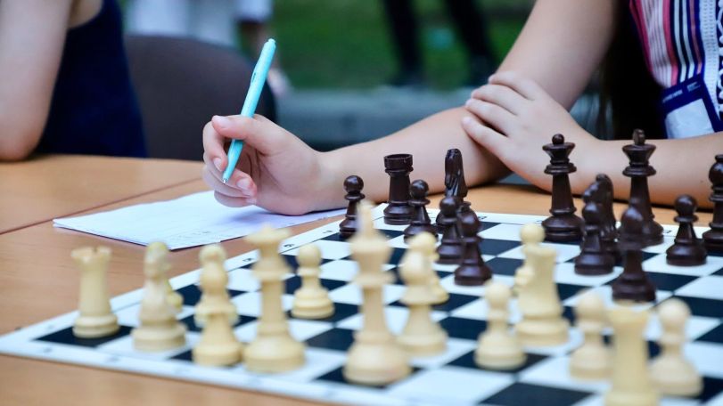 Top 10 Armenian male and female chess players named