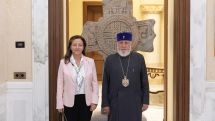 Ամենայն Հայոց Կաթողիկոսը հրաժեշտի հանդիպում է ունեցել ՀՀ-ում Լիբանանի դեսպանի հետ