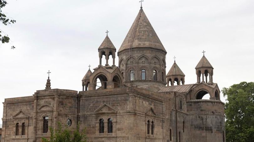 Միքայել արքեպիսկոպոս Աջապահյանը և ազգային բարերար Սամվել Կարապետյանը պետք է անհապաղ ազատ արձակվեն կալանքից. Մայր Աթոռ