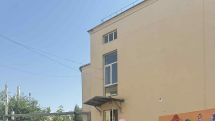 Students jump from Yerevan school window, one seriously injured